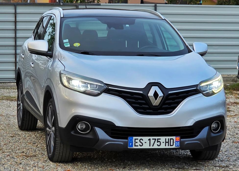 Renault Kadjar Full LED / Panoramic / Camera marsarier / Keyless / Euro 6 / Garantie