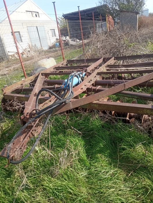 Vând tractor disc și remorca