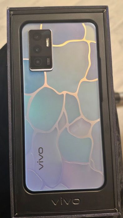 Телефон Vivo v23e