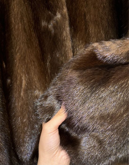 Продам норковую шубу