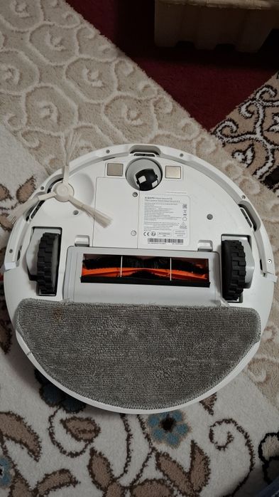 Робот-пылесос моющий