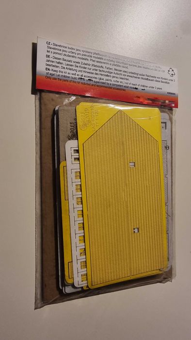 Macheta gara scara TT, trenulet electric, diorama