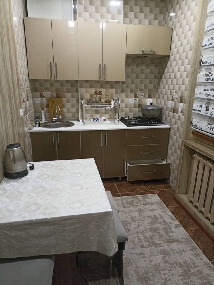 ПРОДАЕТСЯ квартира 2/9/9, 58м2, в Юнусабад 12, Уч бакалок кафе