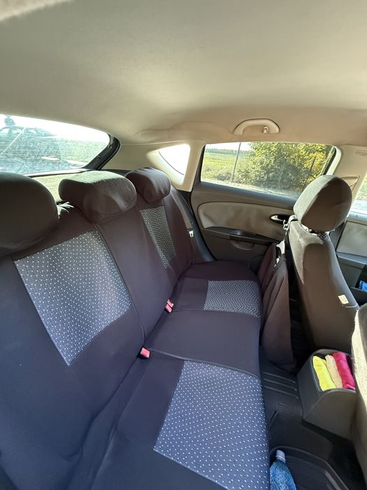 Vând seat leon 2010