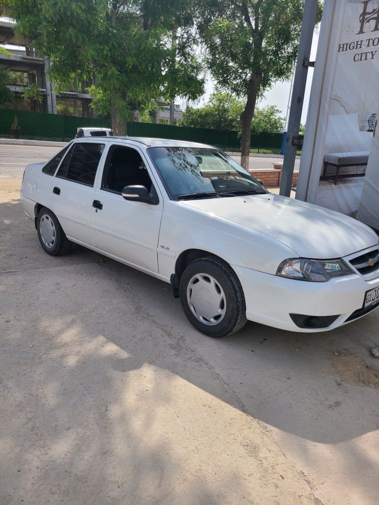 Продам автомобиль нексия 1.6  состояния отличное.
