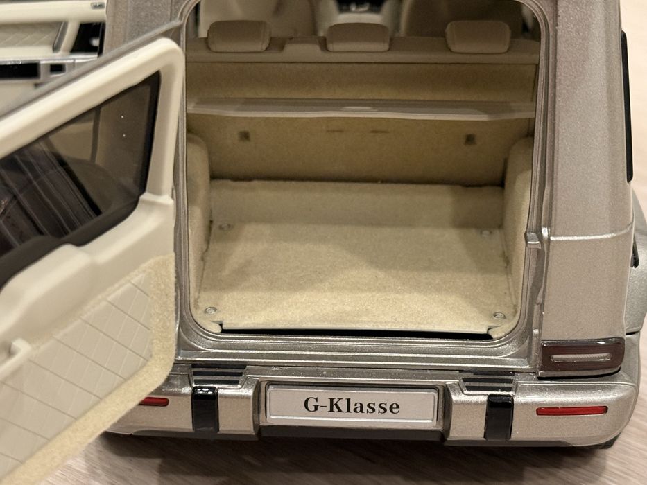 Mercedes G500 W463 2019 Limited 1:18 Minichamps