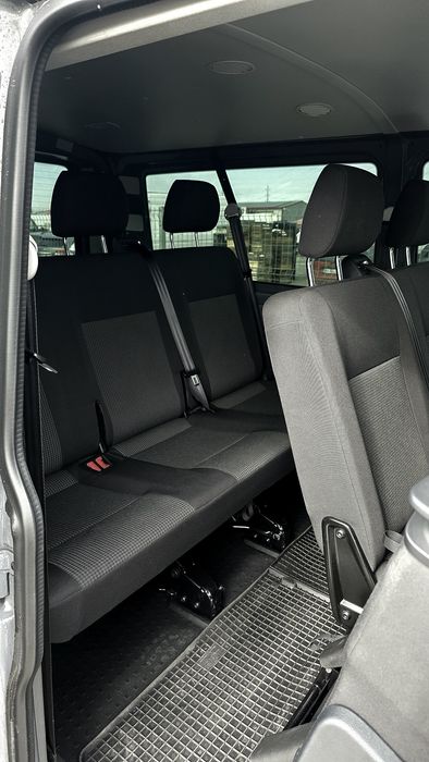 Vand Volkswagen Transporter 9 locuri