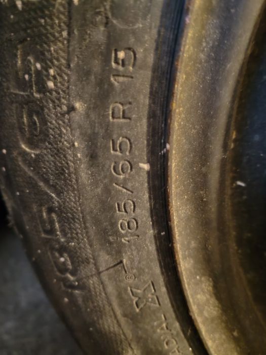 Vând anvelopa vara 185/65/r15 michelin