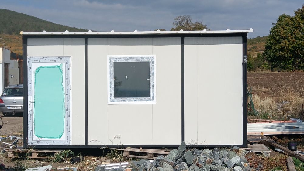 Фургон/контейнер за живеене.