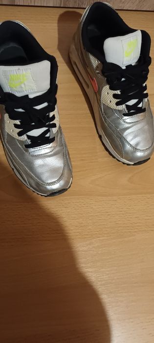 Adidasi Nike air max nr  39