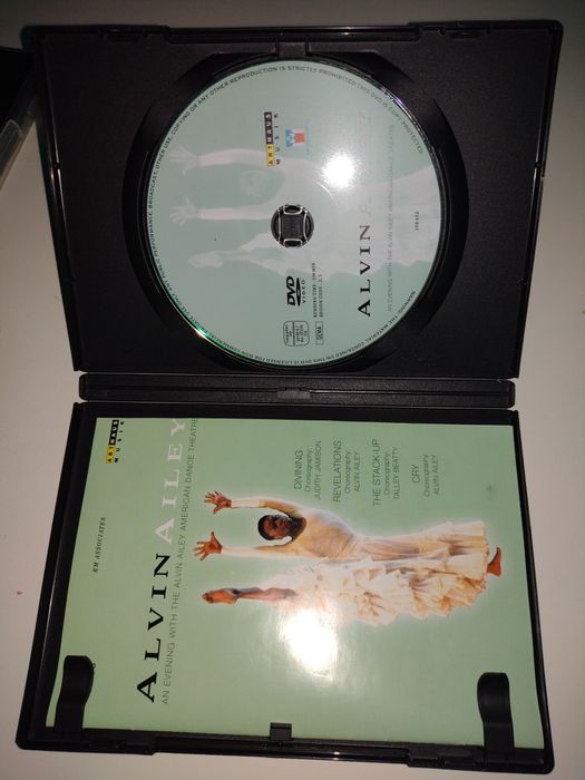 DVD originale de balet. Istoria Dansului și a Teatrului Mondial