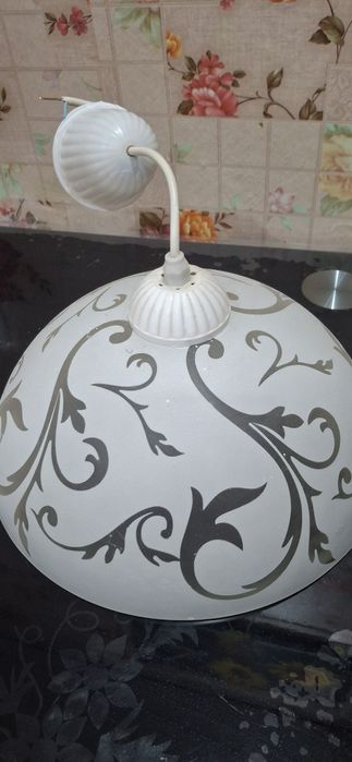 Продам   люстры.