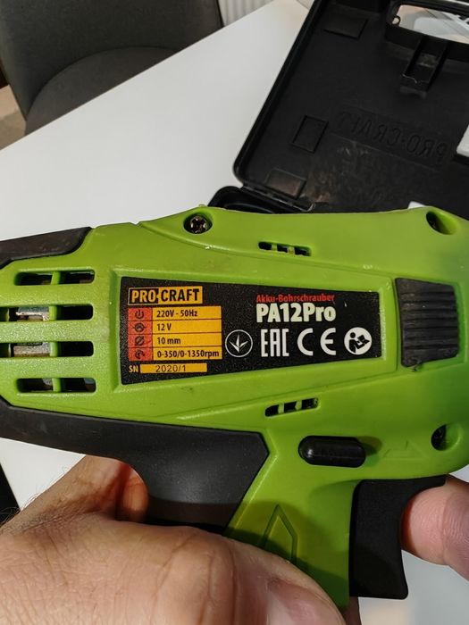 vand bormasina Procraft cu 2 acumulatori de 12v, perfect functionala,