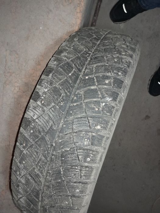 Продам б/у зимние шины