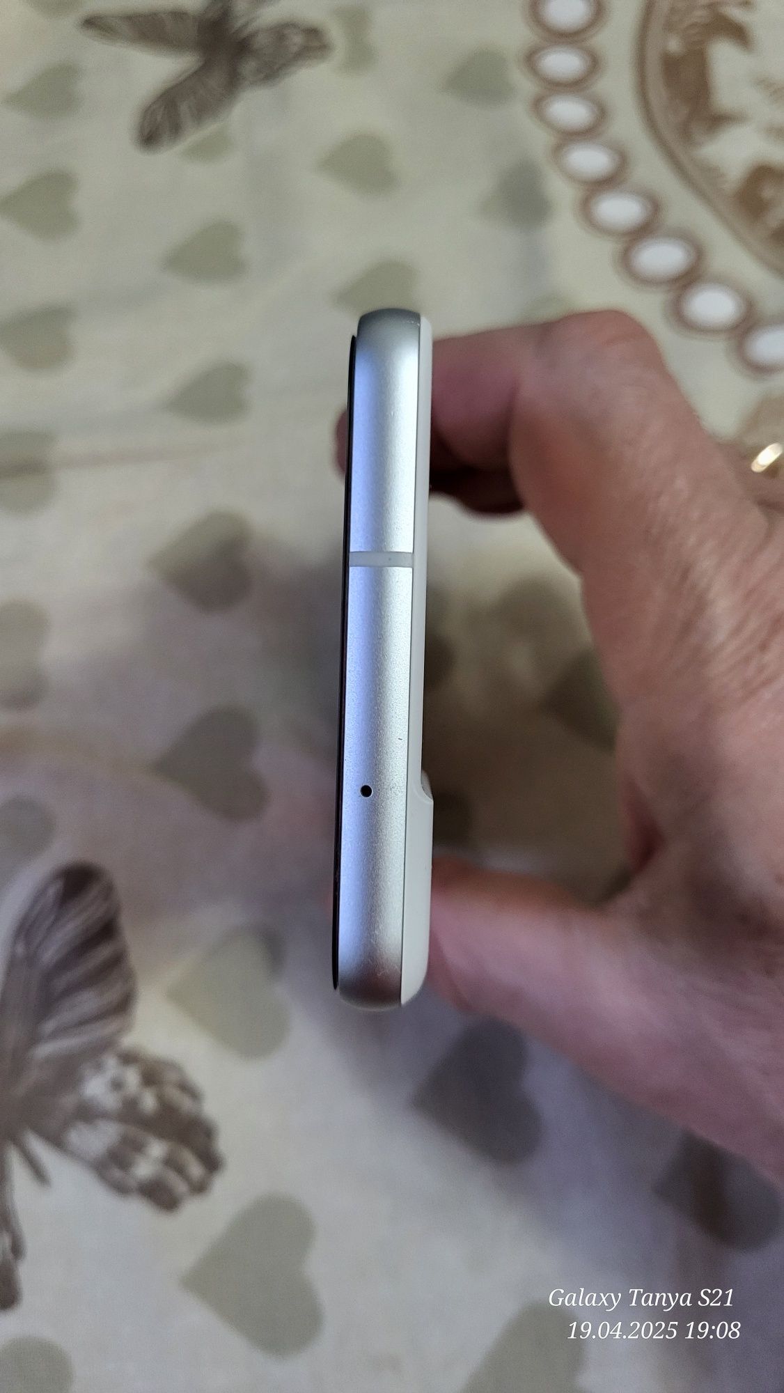 ..Samsung S21FE 6×128