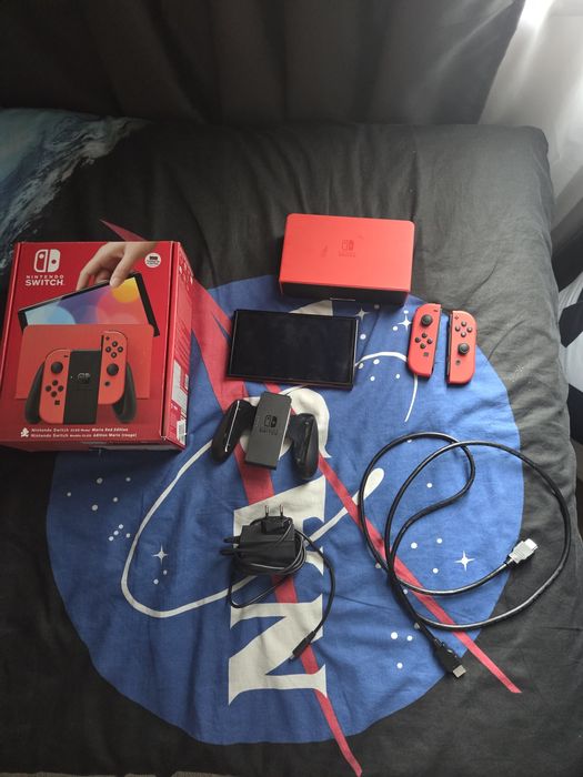 Nintendo switch oled (red) limited edition