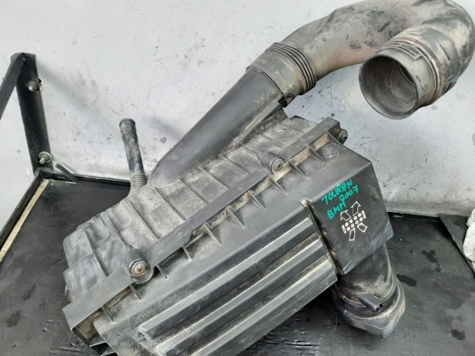 carcasa filtru aer 2.0 tdi bmm audi a3 8p  vw passat b6 touran 1t2  golf 5 jetta  3c0129607ap
