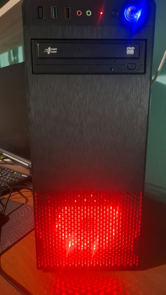 Vând PC Gaming gtx 1650