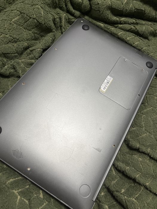 Vând laptop Allview AllBook H folosit + încărcător + mouse wireless