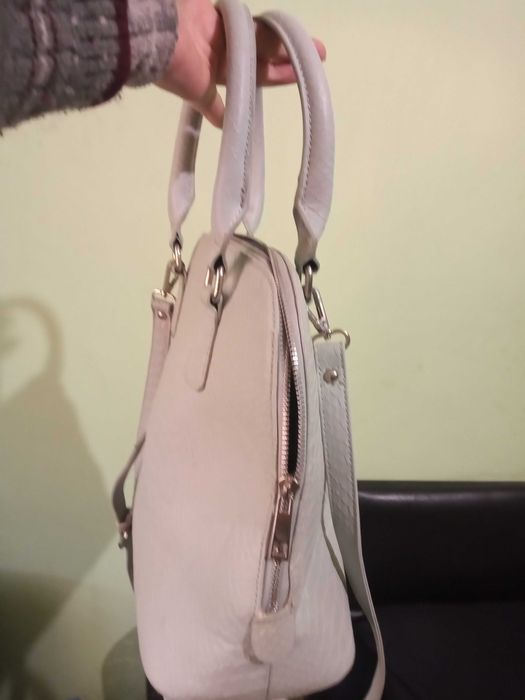 Светло зелена чанта