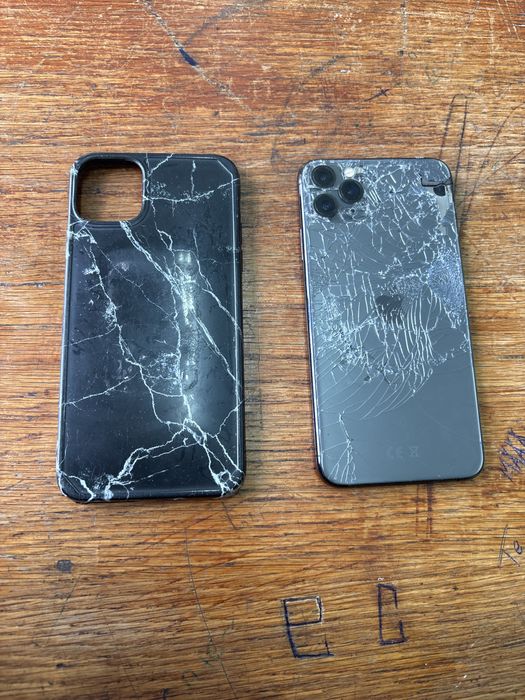 Iphone 11 pro max + husa