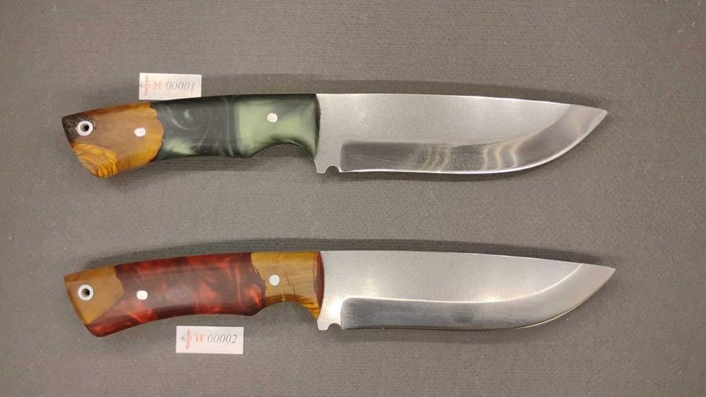 Ловни ножове от маслиново дърво и епоксидна стомана 4116