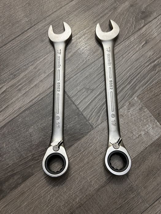 Set 2 chei combinate cu clichet reversibil MOB IUS 17mm