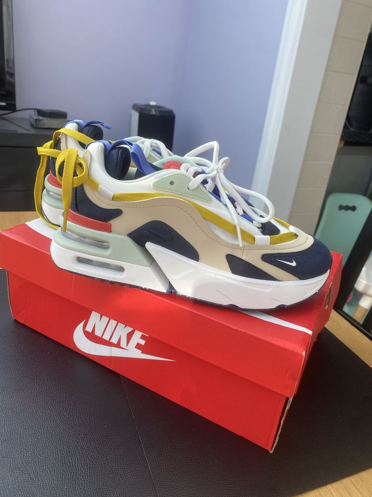 Маратонки Nike Air Max Furyosa./39 номер /
