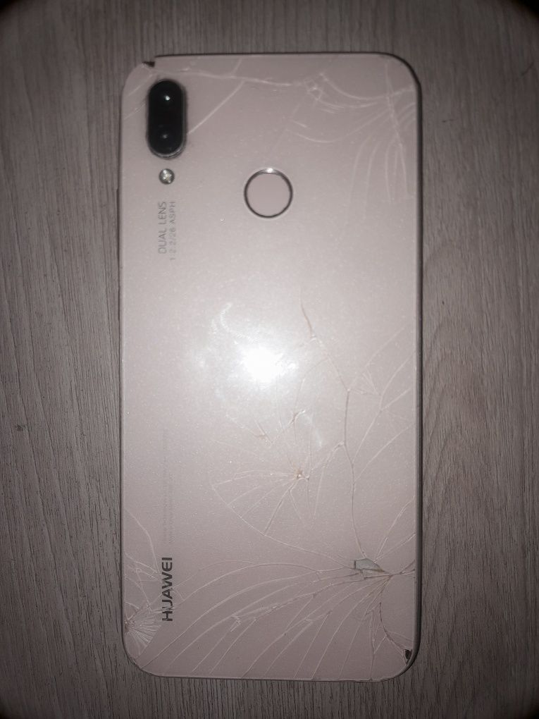 Продам на запчасти смартфоны Huawei p20 lite