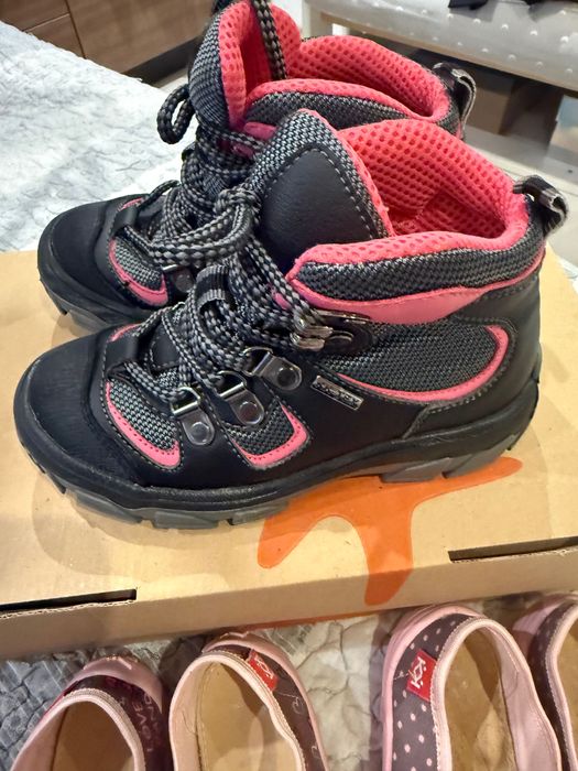 Детски ботуши Колев и Колев и подарък