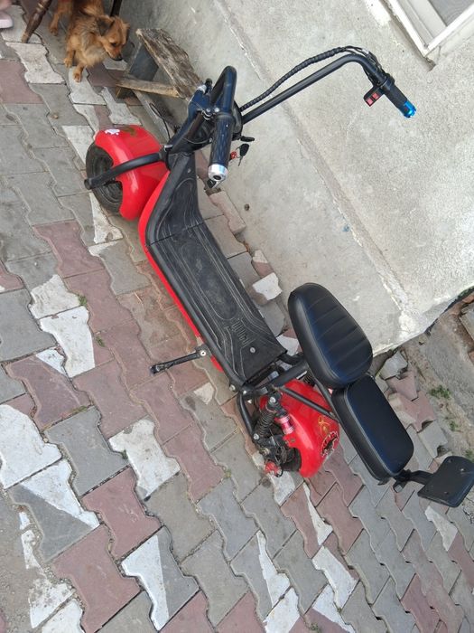 Vand scuter electric moped