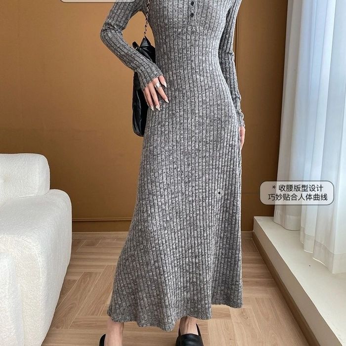 Продам женские платья