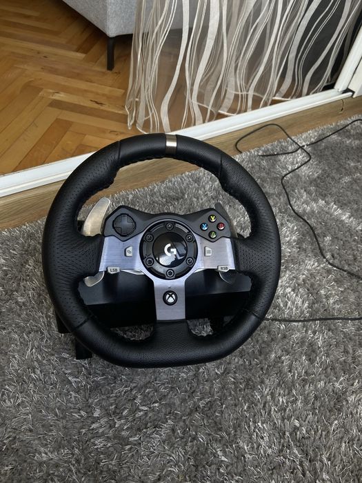 Волан с педали Logitech g 29 в перфектно състояние