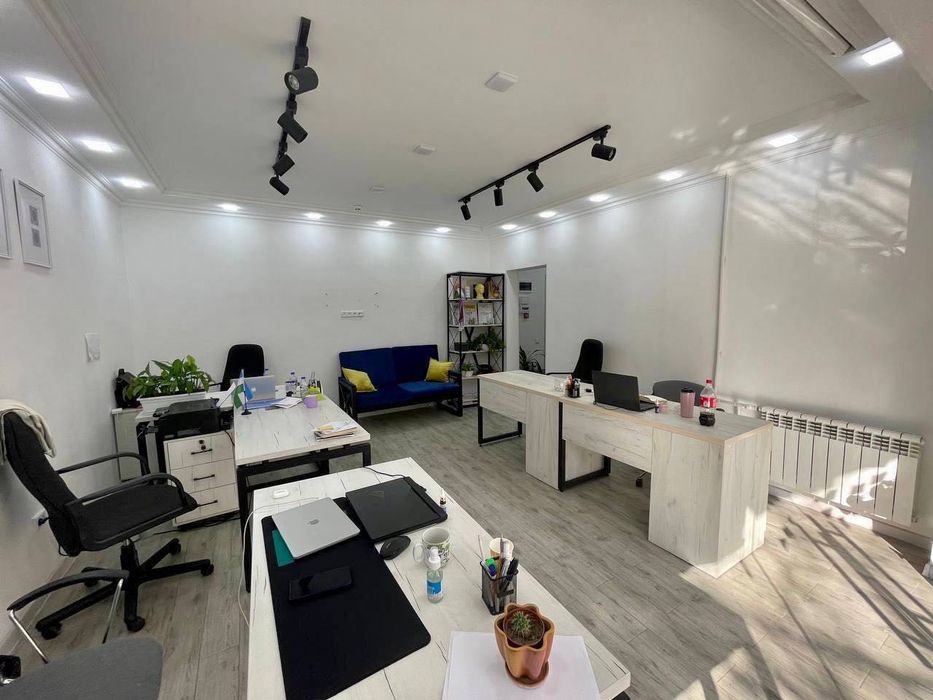 Аренда офис метро Айбек
70м2