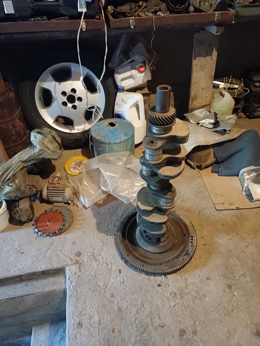 Всё продается запчасти ЗИЛ