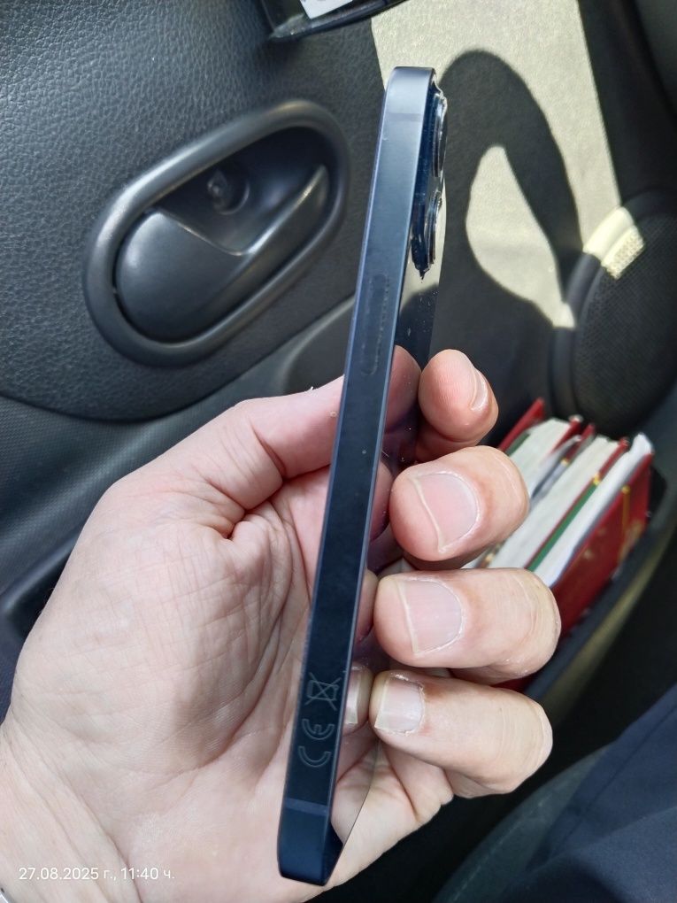 Iphone 13 midnight / 128GB.