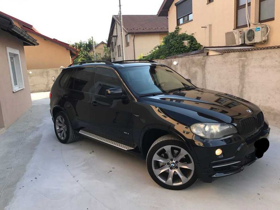 BMW model X5 cu multe opțional