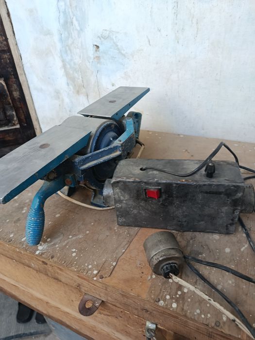 Рубанок электрический