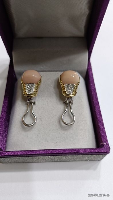Vind cercei din aur 18kt cu coral roz și diamante