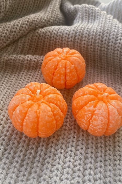 Свеча мандарин с ароматом новогоднего мандарина