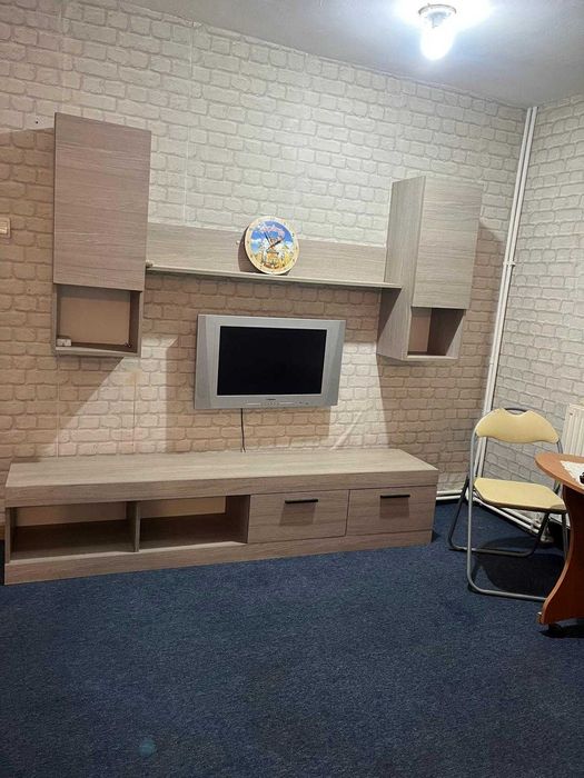 de inchiriat trei camere, casuta P+M, curte si parcare proprie