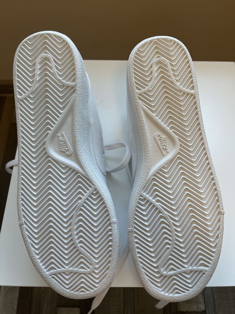 Чисто нови маратонки Nike