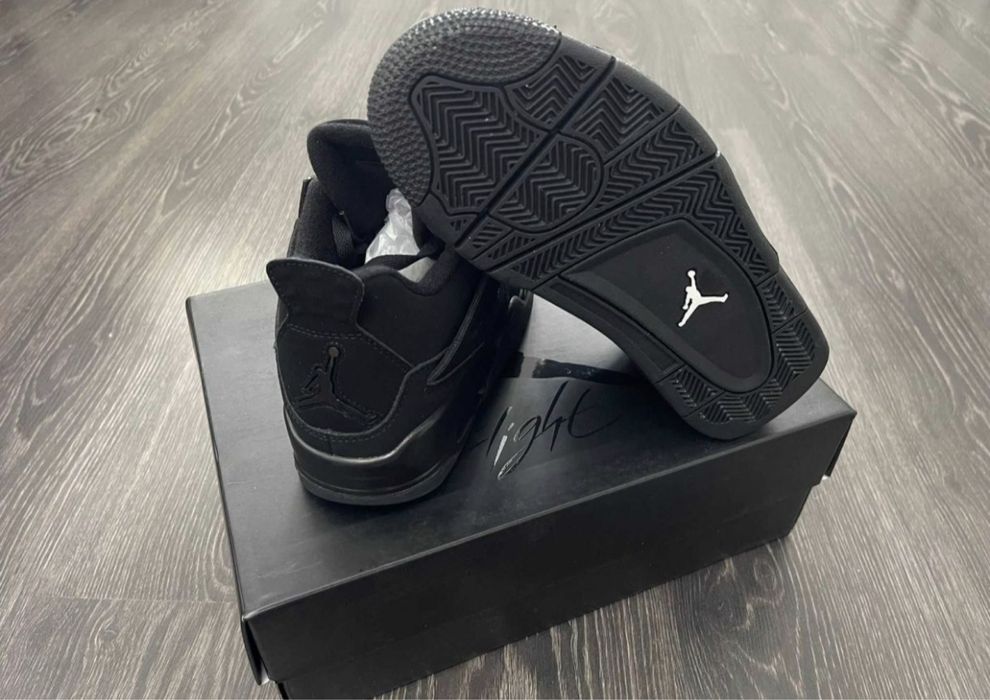 Jordan 4 Black cat