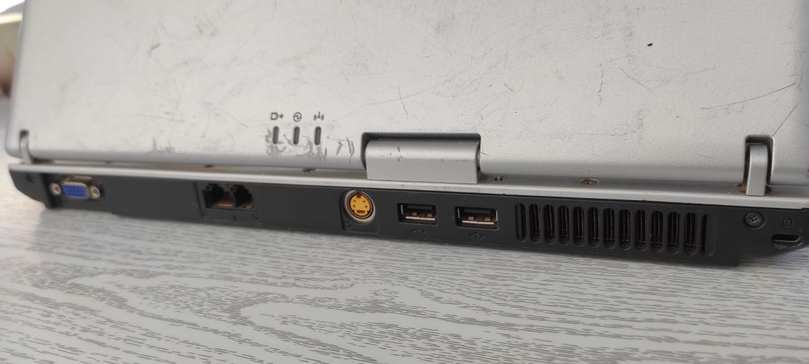 Лаптоп fujitsu siemens Amilo M7440G