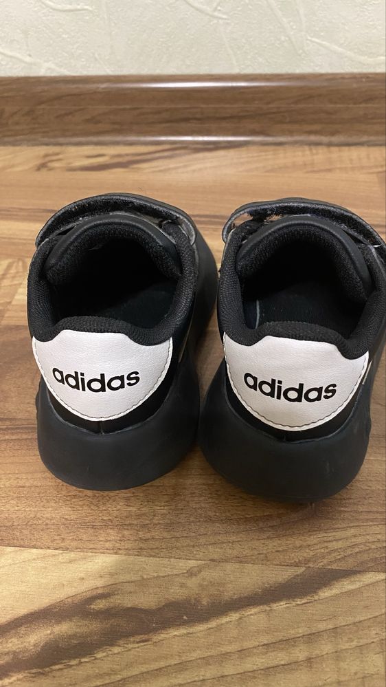 Кроссовки детские adidas