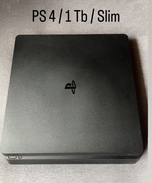 Playstation 4 / 1 TB / Slim + 2 игри