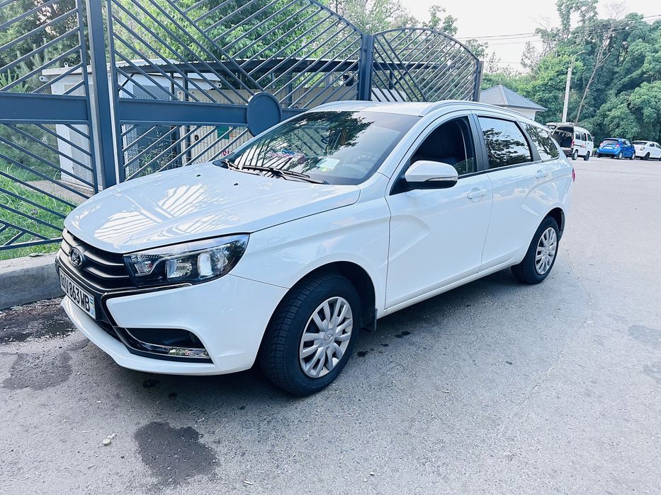 Lada Vesta CW 2022 год. Пробег 22000 км.