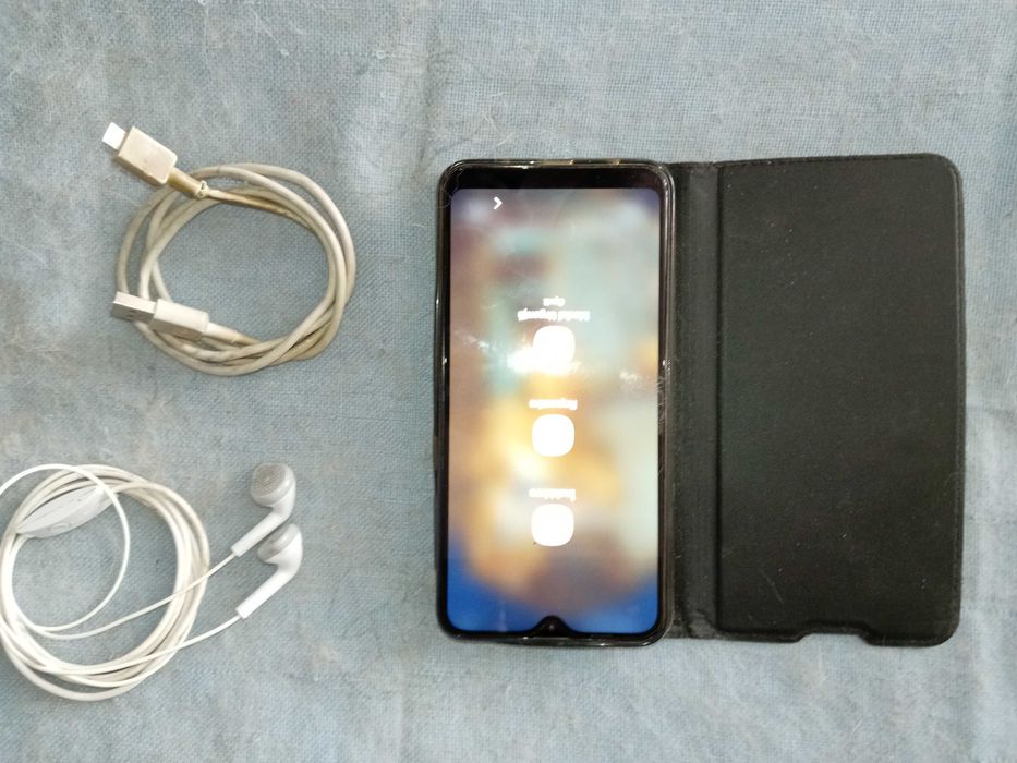 Samsung A 10 sau Nokia nuba orange