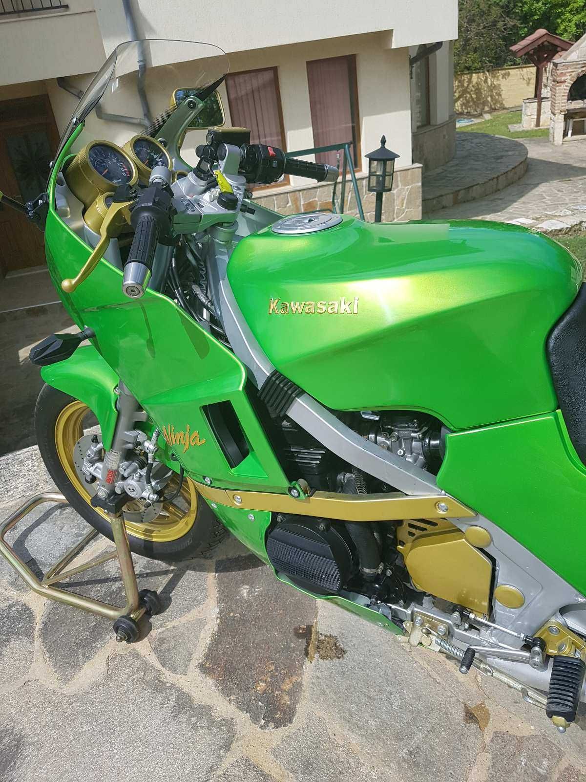 Kawasaki GPZ 600 R