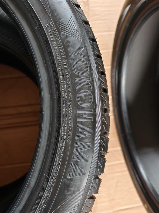 YOKOHAMA 235/45/18 Зимни гуми